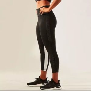 NWT Athleta HIIT IT Mesh Black Capri Leggings M